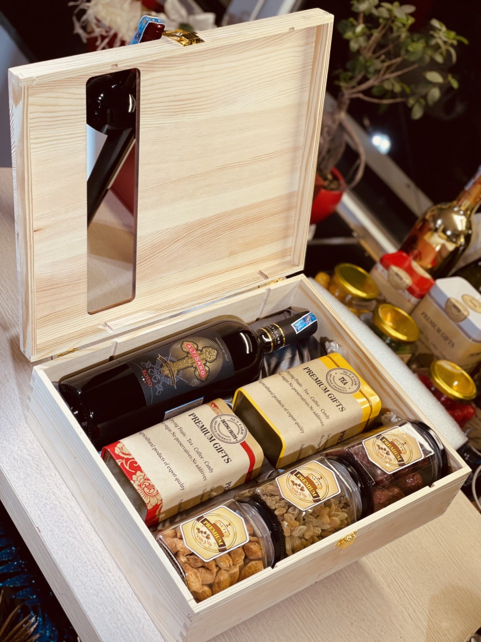 SET QUÀ TẾT HỘP GỖ HẠT + ALTISANO